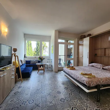 Charmantes - Seeblick Gardone Riviera