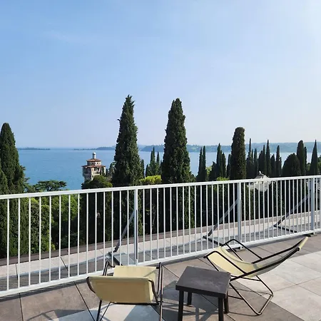 Charmantes - Seeblick Gardone Riviera
