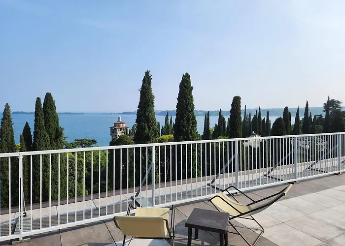 Charmantes - Seeblick Gardone Riviera